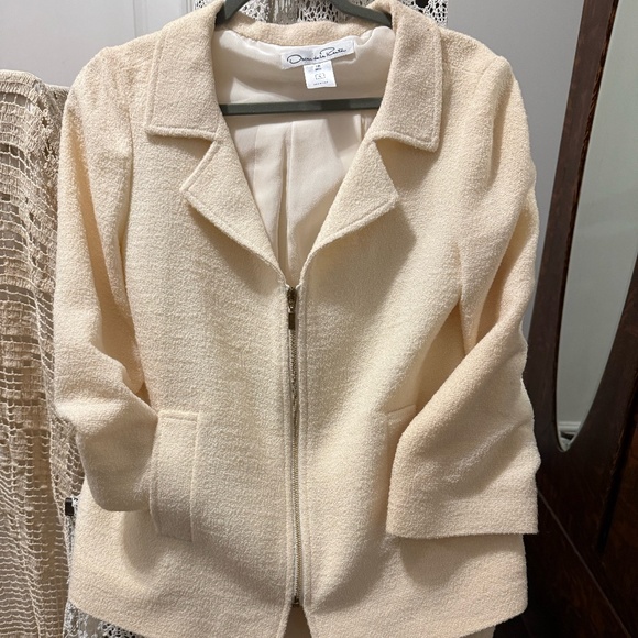 Vintage Oscar De La Renta ladies skirt and matching jacket set - Picture 3 of 9